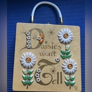 Vintage Floral Handbag with Daisies